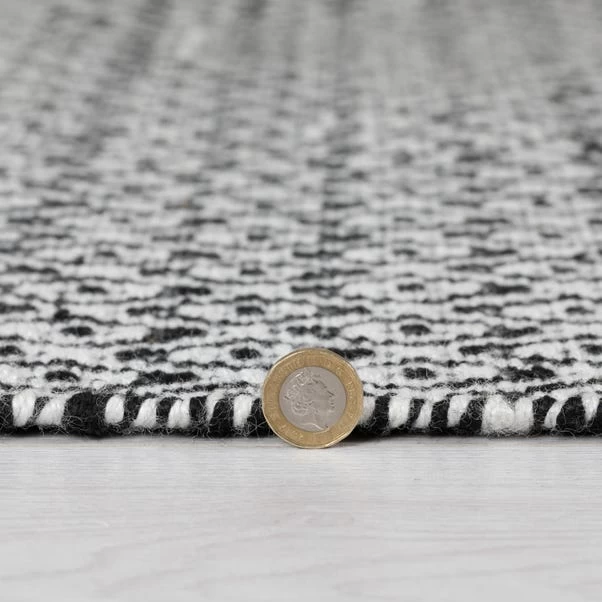 Dunelm Exclusive Luna Diamond Runner 5 Dunelm Exclusive Luna Diamond Runner - Image 5