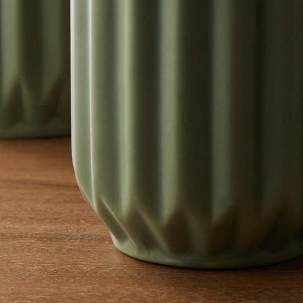 Dunelm Fluted Vase 14cm Sage 3 Dunelm Fluted Vase 14cm Sage - Image 3