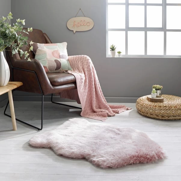 Dunelm Copenhagen Single Pelt Faux Fur Rug 1 Dunelm Copenhagen Single Pelt Faux Fur Rug