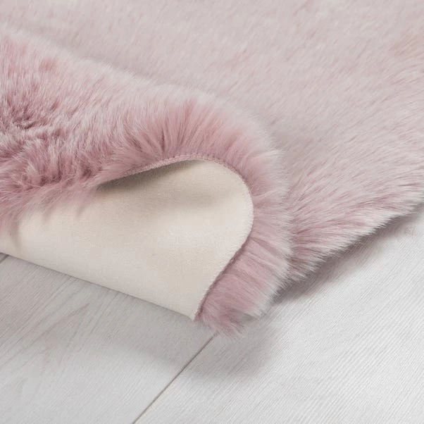 Dunelm Copenhagen Single Pelt Faux Fur Rug 5 Dunelm Copenhagen Single Pelt Faux Fur Rug - Image 5