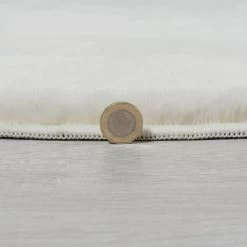 Dunelm Faux Fur Supersoft Lush Oval Rug -Decorative Discount Store 30815698 alt03